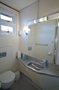 B&B Heathrow Double Shower