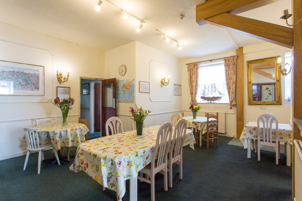 B B Heathrow Dining Room Oakwood Bed And Breakfast Heathrow